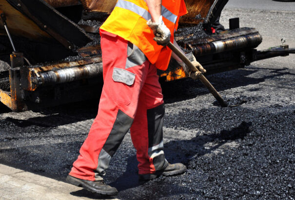 Keddtől forgalomkorlátozás lesz az M1-esen Győr és Tata térségében
