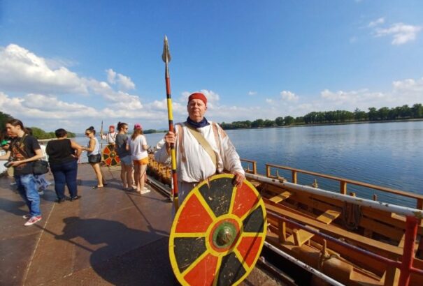 Mesés történelmi időket elevenít meg a Danuvina Alacris római kori dunai őrhajó – képes riport