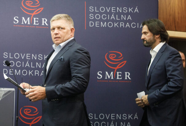 Fico: Összegyűlt a 350 ezer aláírás az előrehozott választásokról szóló renferendumhoz