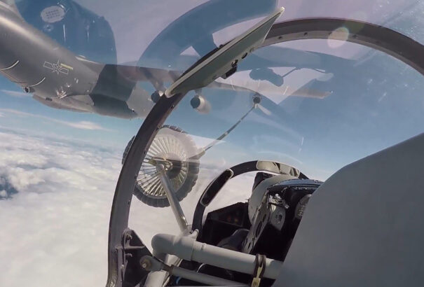 Észak-Korea is berágott Nancy Pelosi miatt