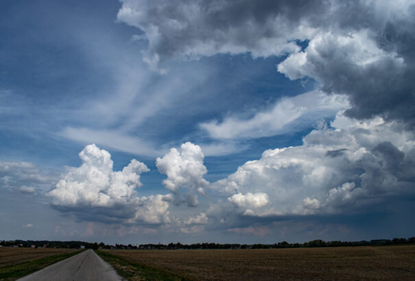 Közepesen felhős időnk lesz 30 fok alatti csúcsokkal