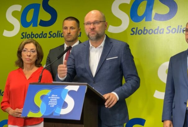 Alkotmánytörvény: Az SaS már a Sme rodinát is támadja és a parlamenti matematikával provokál