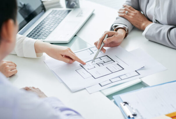 A szlovákok és a csehek jutnak a legnehezebben saját lakáshoz. Vajon hány fizetésre van szükségük a lakásvásárláshoz?