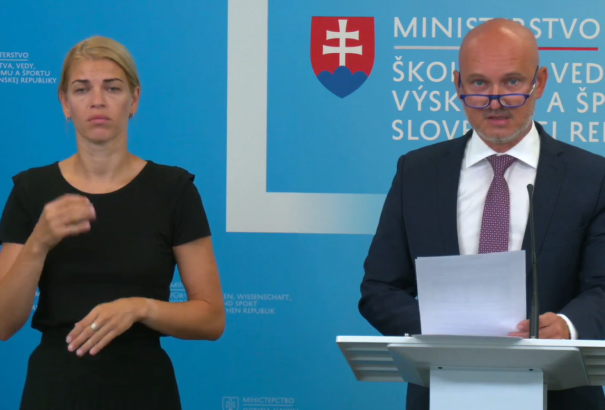 Gröhling: A 2022/2023-as tanévben jelentősebb járványügyi korlátozások nélkül fognak működni az iskolák