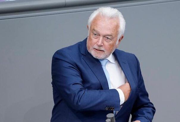 A német Bundestag házelnök-helyettese szerint azonnal be kell indítani az Északi Áramlat 2-t