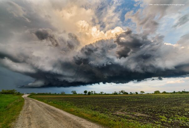 Erős széllel, helyenként pedig záporral, zivatarral érkezik a hidegfront