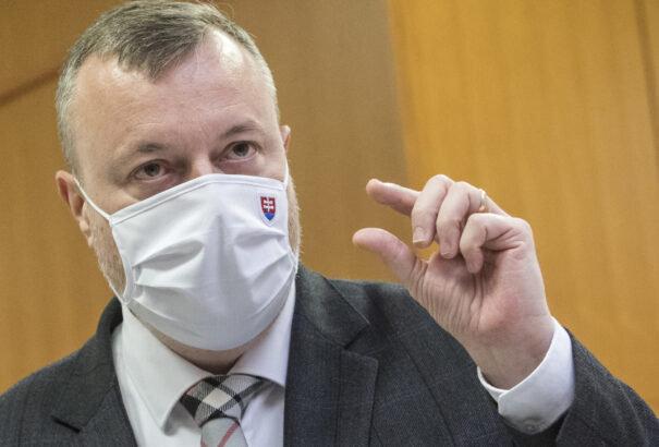 Krajniak szerint a munkáltatók nem támogatták a II. nyugdíjpillér illetékeinek radikális csökkentését