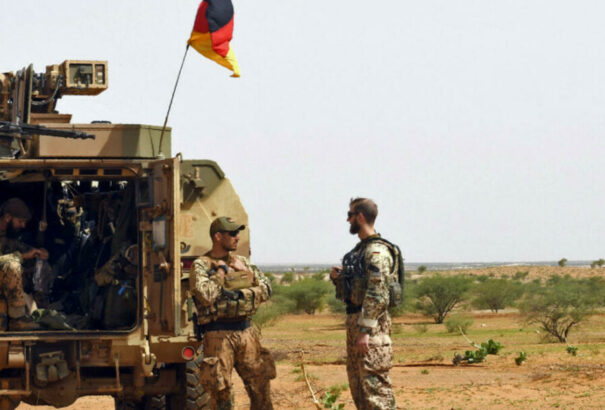 A német hadsereg felfüggeszti küldetését Maliban