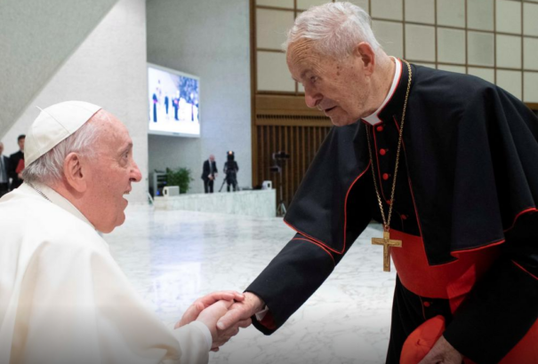 Pénteken és szombaton Pozsonyban is kiállítják a Jozef Tomko bíboros földi maradványait tartalmazó koporsót