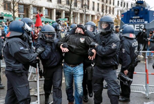 „Blackout” – Anarchiára és fosztogatásokra készül a berlini rendőrség