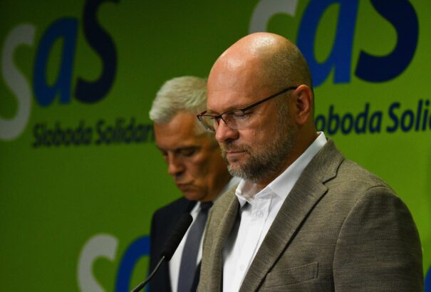 Sulík magyarázza a bizonyítványát, de minél több részletet árul el az áramár-modelljéről, annál több buktatóra derül fény