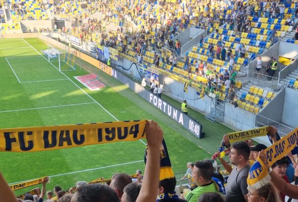 Csökkenő nézőszám, erősödő füttyszó: Nézhetetlen játékkal verte a DAC a Nagymihályt