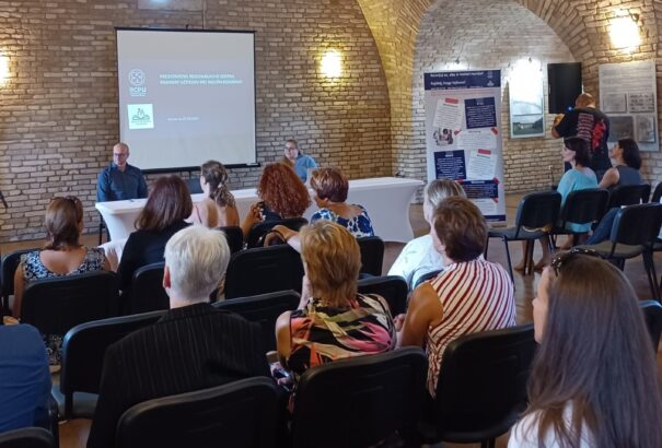 A pedagógusok munkájának segítésére mentorközpontot adtak át Komáromban