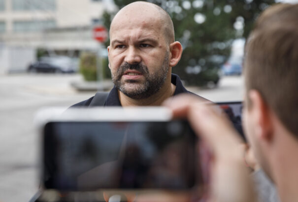 Pčolinský: Nincs értelme a koalícióban maradni, ha az képtelen intézkedéseket elfogadni az emberek javára