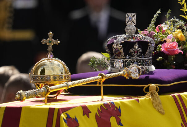 Befejeződött II. Erzsébet királynő búcsúszertartása (fotókkal)