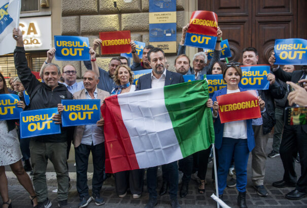 Olasz választások – Matteo Salvini utcai tiltakozásra szólította fel a jobboldalt az Európai Bizottság római székházánál