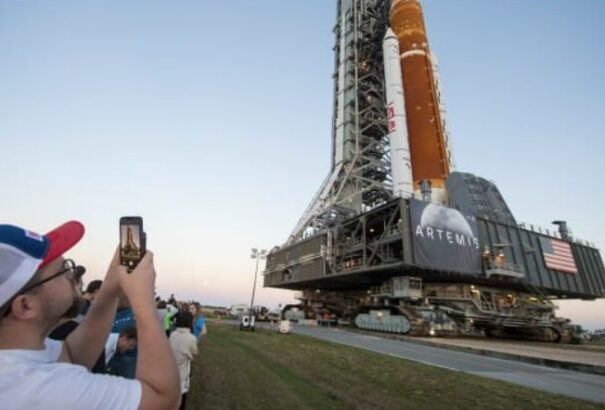 Megint elhalasztotta a NASA a holdrakéta kilövését