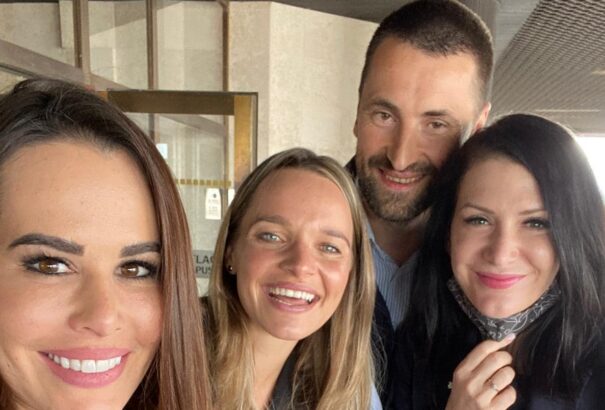 Hajhúzás, káromkodás, ökölcsapás – Összeverekedett a pozsonyi éjszakában a szlovák parlament két képviselőnője, Cigániková és Tabak