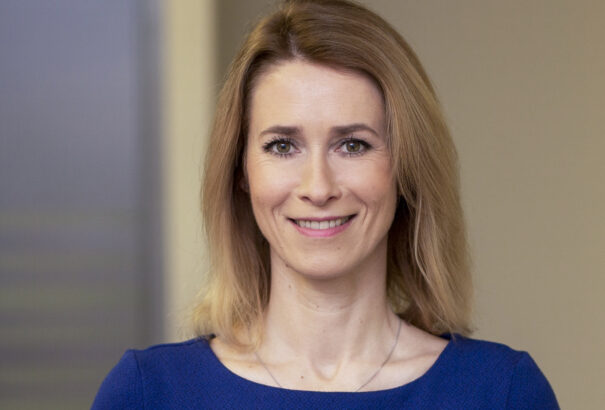 Az észt kormányfő felszólította a Nyugatot, hogy ne hagyjon fel az Ukrajnának nyújtott katonai segélyekkel