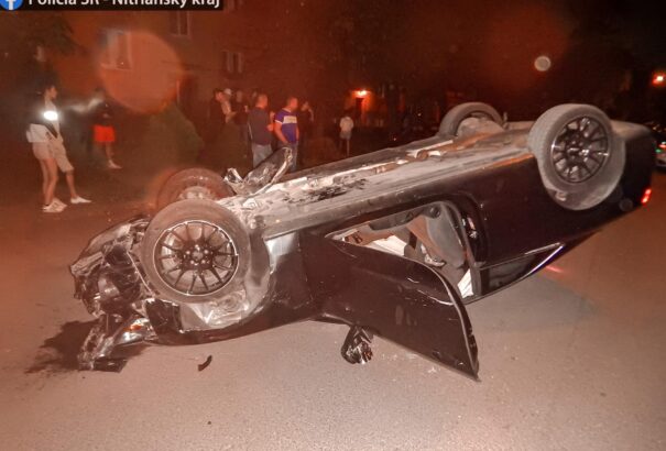 Roncsderbit rendezett a részeg sofőr Komáromban – Képekkel