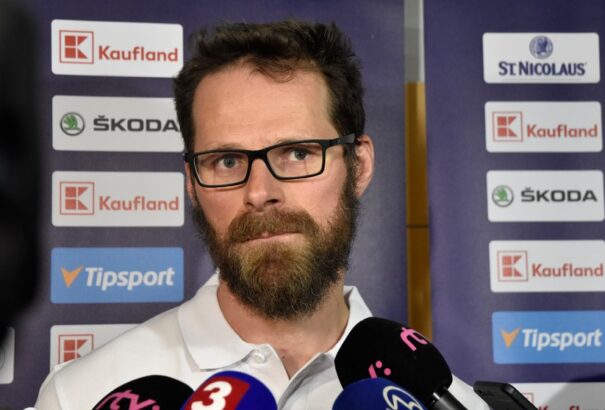 Visszalépett a jégkorong-szövetség egyik funkcionáriusa, mert játszhatnak a válogatottban a KHL-ben szereplő játékosok