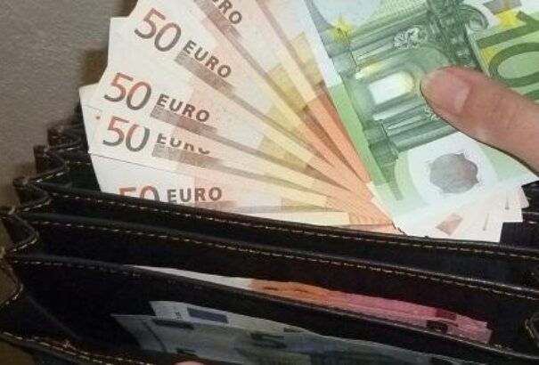 Szlovákiában a szegényebb melósok támogatják a „gazdag“ nyugdíjasokat