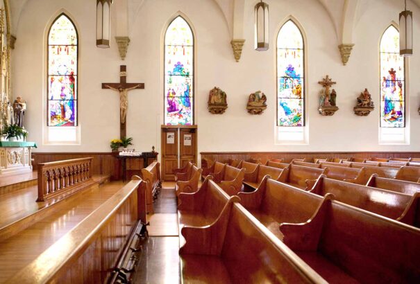 Felmérés: „vallástalanodás” mutatkozik az Egyesült Államokban, 2045-re kisebbségbe kerülhetnek a keresztény hívők