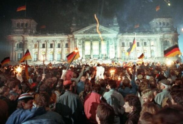 Német Egység Napja: A németek többsége szerint nem sikerült az újraegyesítés