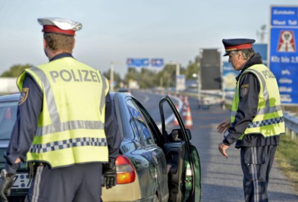 Ausztria is meghosszabbította a határellenőrzést a szlovák-osztrák határon