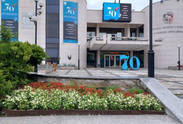 Gazdag műsorfolyammal ünnepelte a Komáromi Jókai Színház megalakulásának 70. évfordulóját