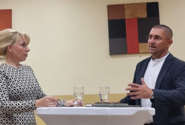 Király Zsolt: Megfontoltan, emberien – kampányrendezvényen jártunk Sikabonyban