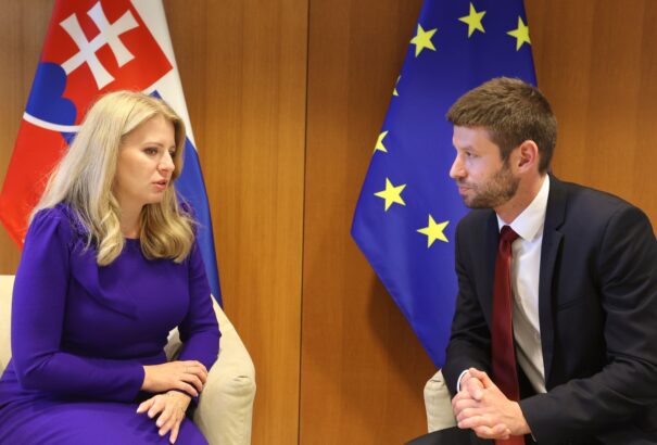 A szlovák EP-képviselők egyházakat is LGBTI elleni gyűlölettel vádló EP-határozatot fogadtak el