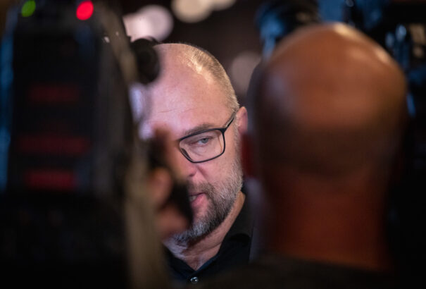 Vergődik az SaS, napok alatt visszavonta a Smerrel kapcsolatos kijelentését. Közben zuhan a párt népszerűsége