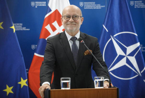 Válságban a szlovák jogállam illúziója, Káčer mégis Orbán Nagy-Magyarország térképével van elakadva