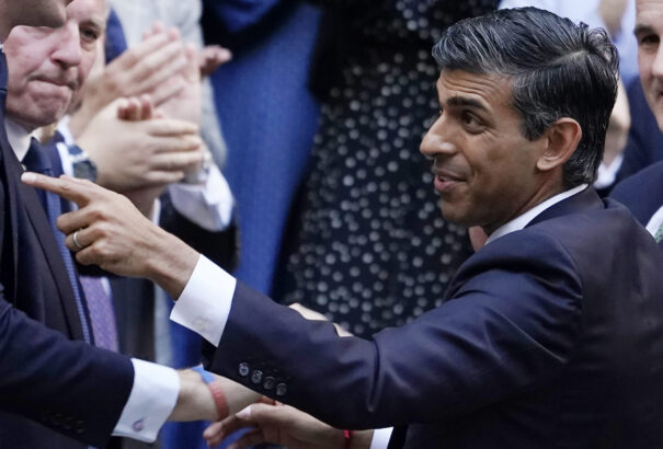 Zelenszkijjel folytatott telefonhívásában Sunak megingathatatlan támogatásáról biztosította Ukrajnát