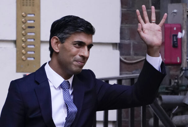Sunak azt ígérte, hogy a nehéz időkben stabilitást és egységet hoz Nagy-Britanniának