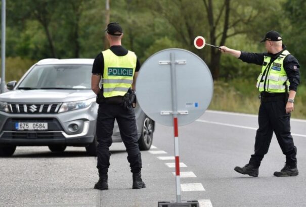 Csehország megint meghosszabbította a határellenőrzéseket a Szlovákiával közös határon