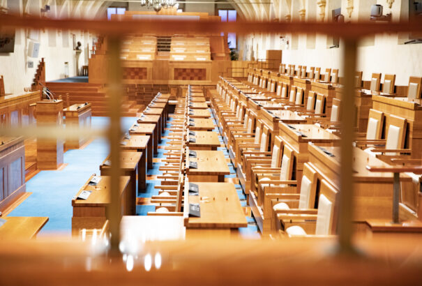 Cseh szenátusi választások: Megőrizte többségét a jobbközép kormánykoalíció