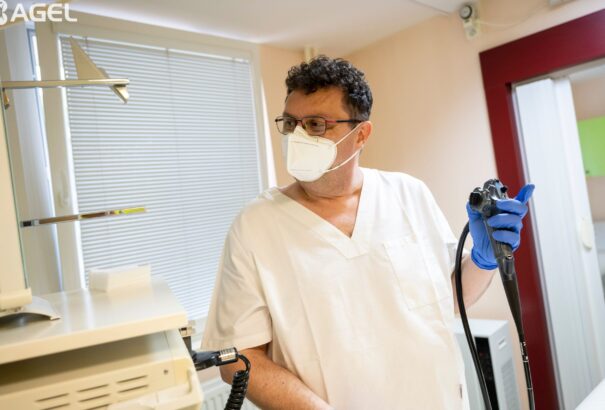 A komáromi Agel kórház gasztroenterológusai a szűrővizsgálatok fontosságára figyelmeztetik a betegeket