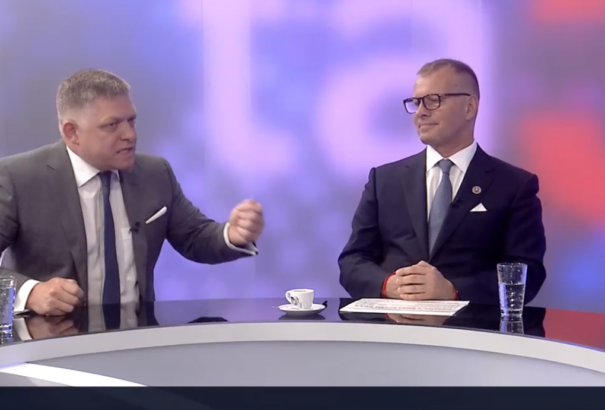 Kollár az ellenzékkel tárgyalna a 1,5 milliárdos csomagról. Fico előrehozott választásokat sürget