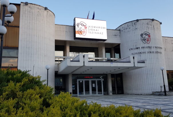 „Olyan szép, olyan hősi munkát végeztek, mint Déryné” – 70 éves a komáromi magyar színház