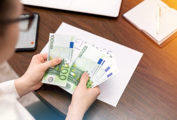 Második hónapja növekszik a munkanélküli segélyt igénylők száma