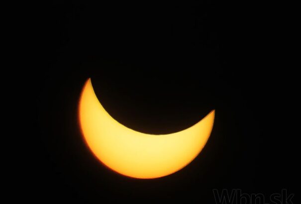 Kövesd élőben a részleges napfogyatkozást (Videó)