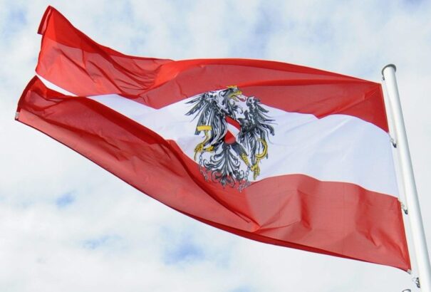 Tíz ember, köztük gyerekek is megsérültek Ausztriában egy tűzesetben