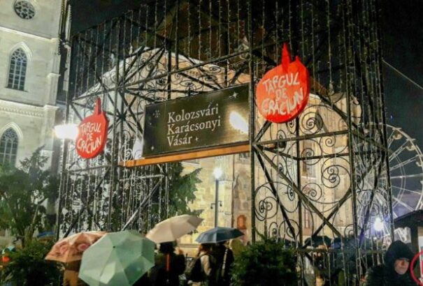 Hisztiznek a románok a kolozsvári karácsonyi vásár magyar felirata miatt