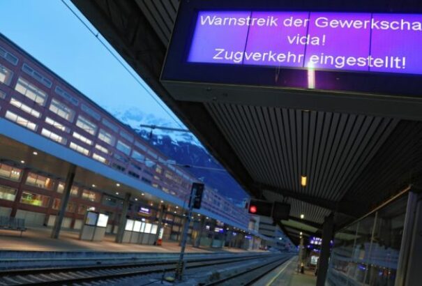 Leállt a vonatközlekedés Ausztriában – a szakszervezet 12 százalékos béremelést követel