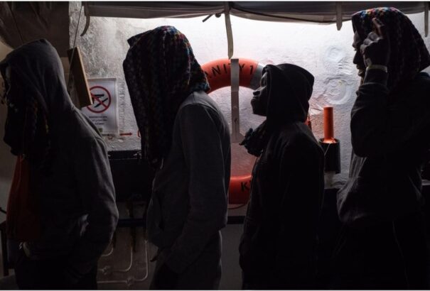 Olaszország engedélyezte egy menekülteket szállító mentőhajó kikötését