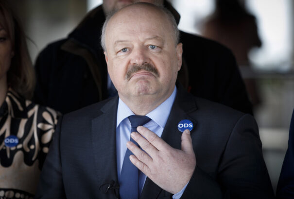 Már szerveződik Dzurinda új pártja Macko tábornokkal, Nicholsonovával és a liberális mikropártok hadával