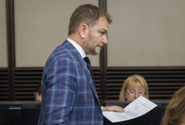 Matovič az orvosok fizetésemelésére vonatkozó javaslatot bírálta. A szakszervezetisek leköpték az összes kórházi dolgozót