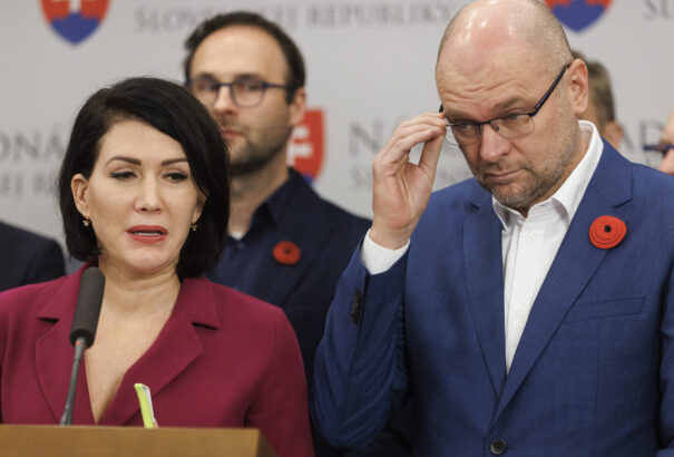 Az SaS Krajčít és Záborskát a kolerához és a rákhoz hasonlította, de Matovič bejegyzéseit tartja gyűlöletkeltőnek